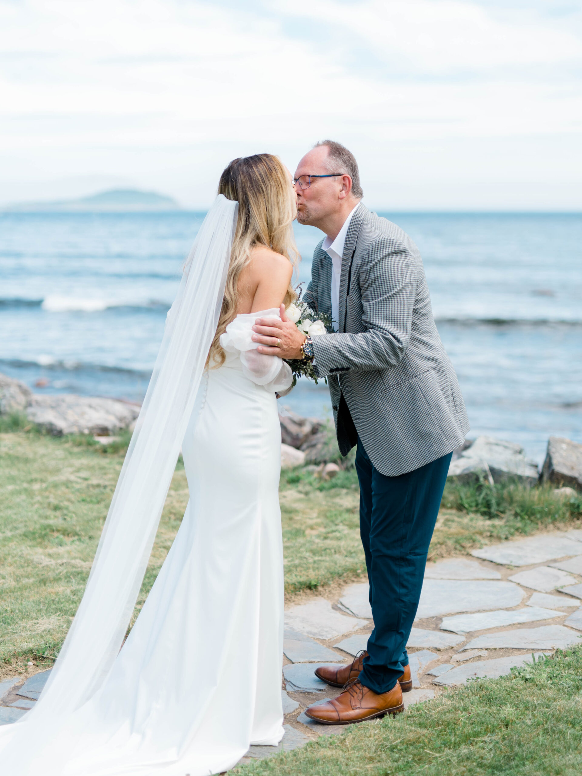 bride and dad